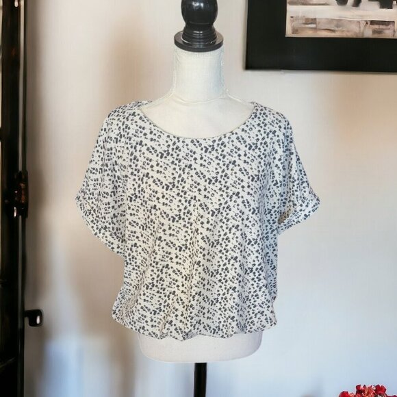 Melloday Blouse in Ivory White with Black Squares Short Cuffed Sleeves - Picture 1 of 4